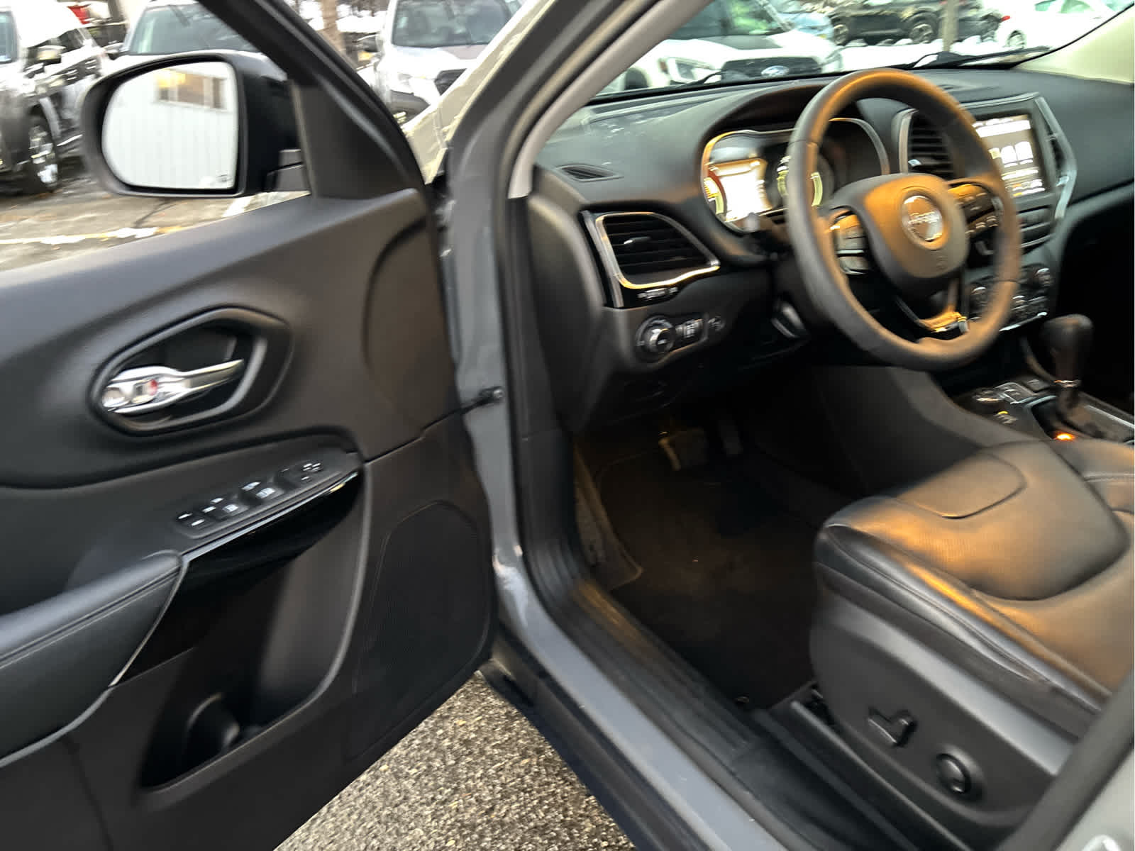 2023 Jeep Cherokee Altitude Lux