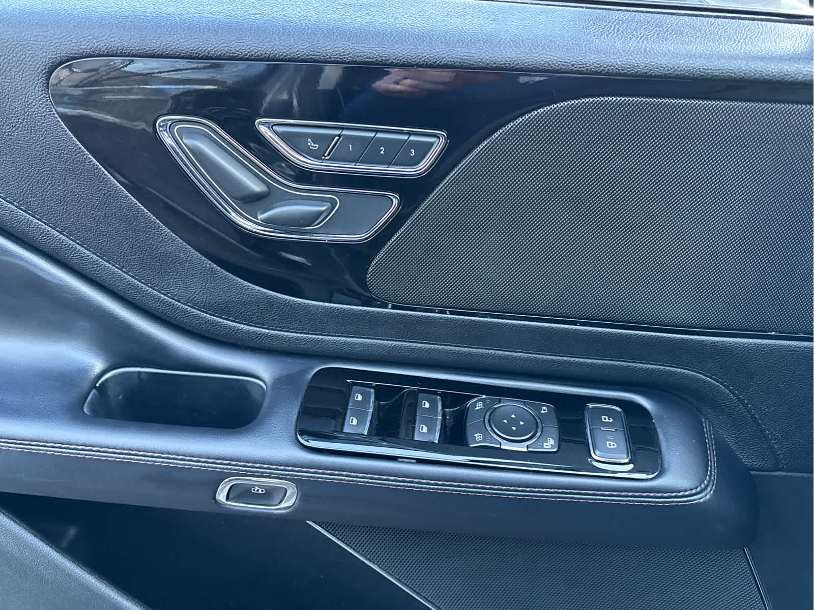 2022 Lincoln Aviator Standard