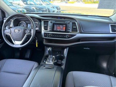 2016 Toyota Highlander LE