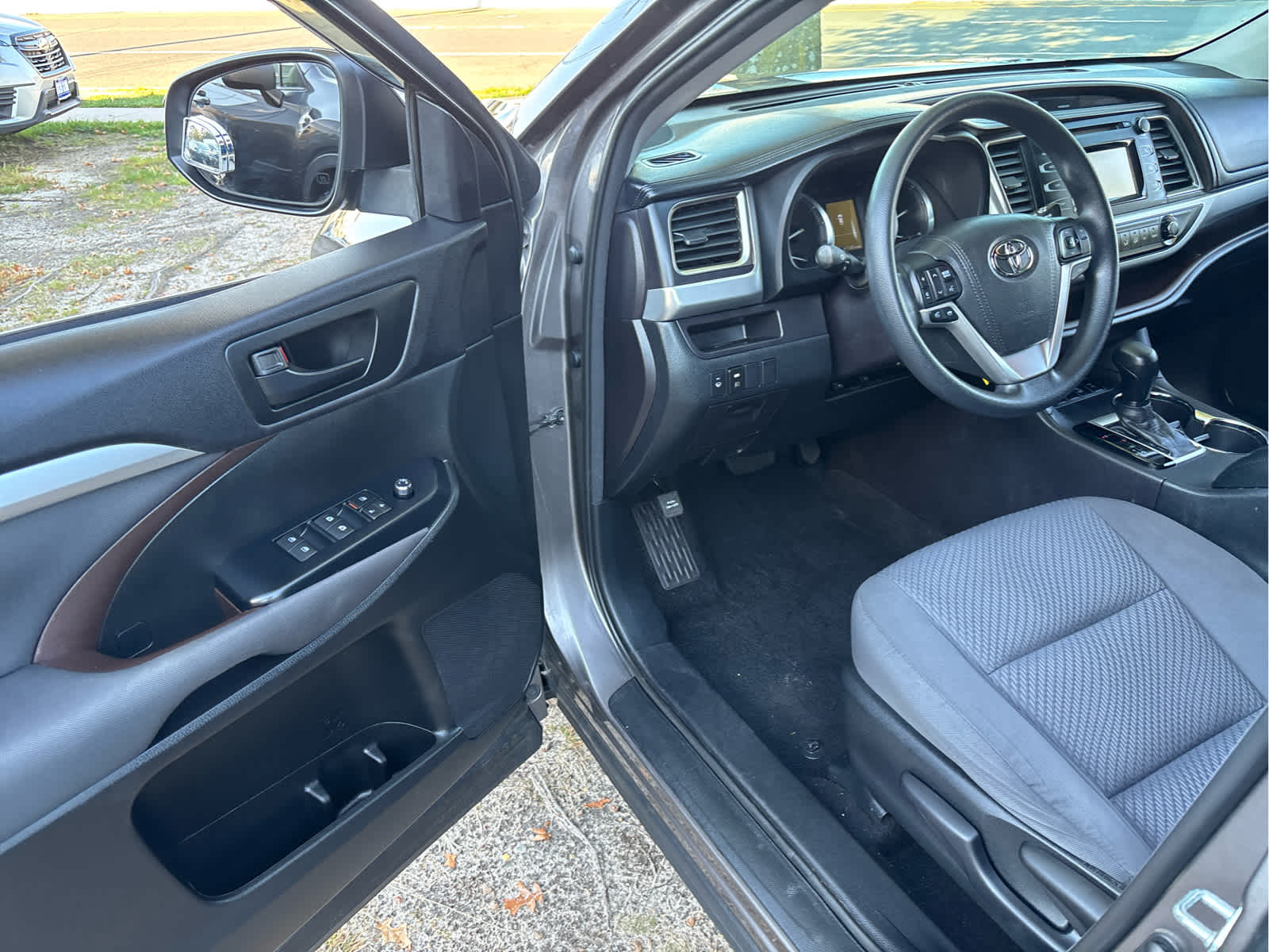 2016 Toyota Highlander LE
