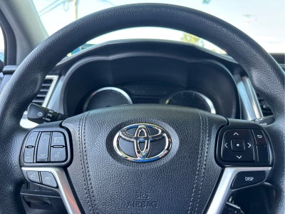 2016 Toyota Highlander LE