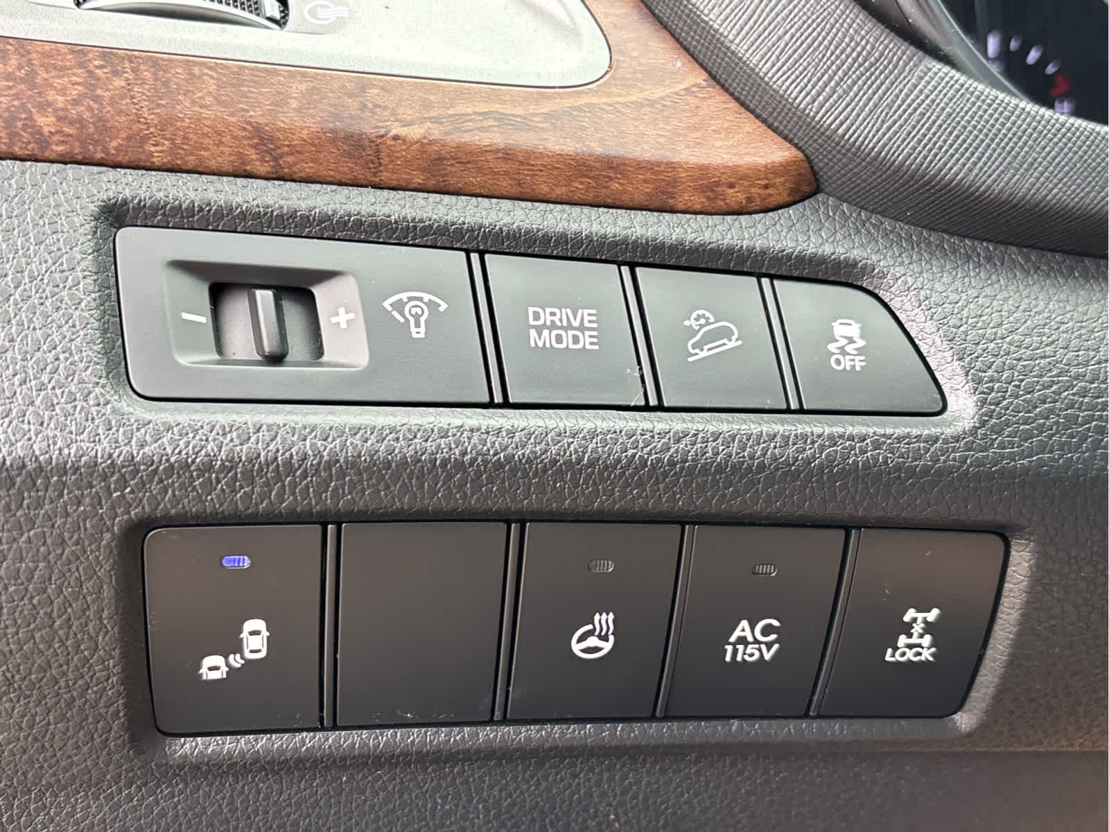 2017 Hyundai Santa Fe SE Ultimate