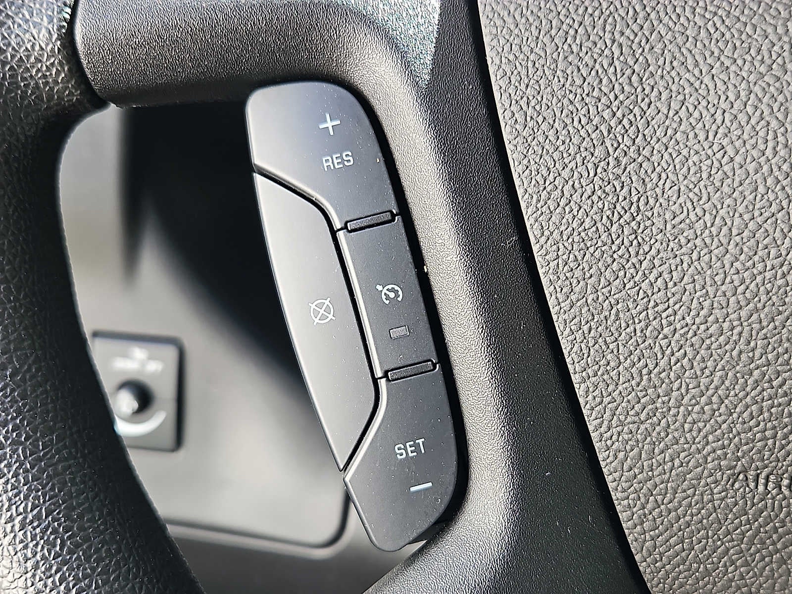 2025 Chevrolet Express Passenger 1LT