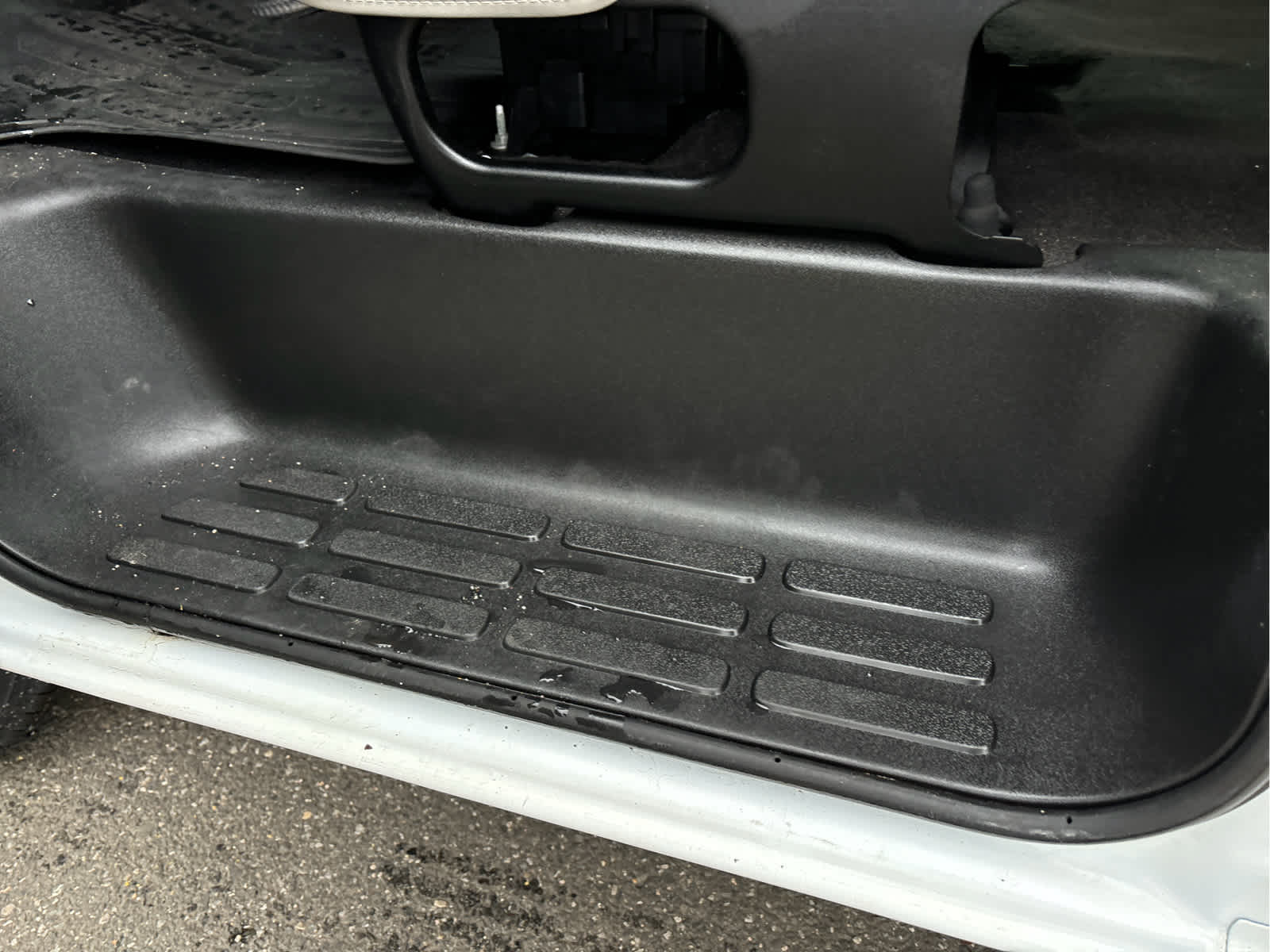 2025 Chevrolet Express Passenger 1LT