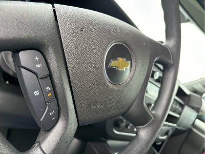 2025 Chevrolet Express Passenger 1LT