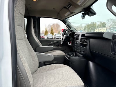 2025 Chevrolet Express Passenger 1LT