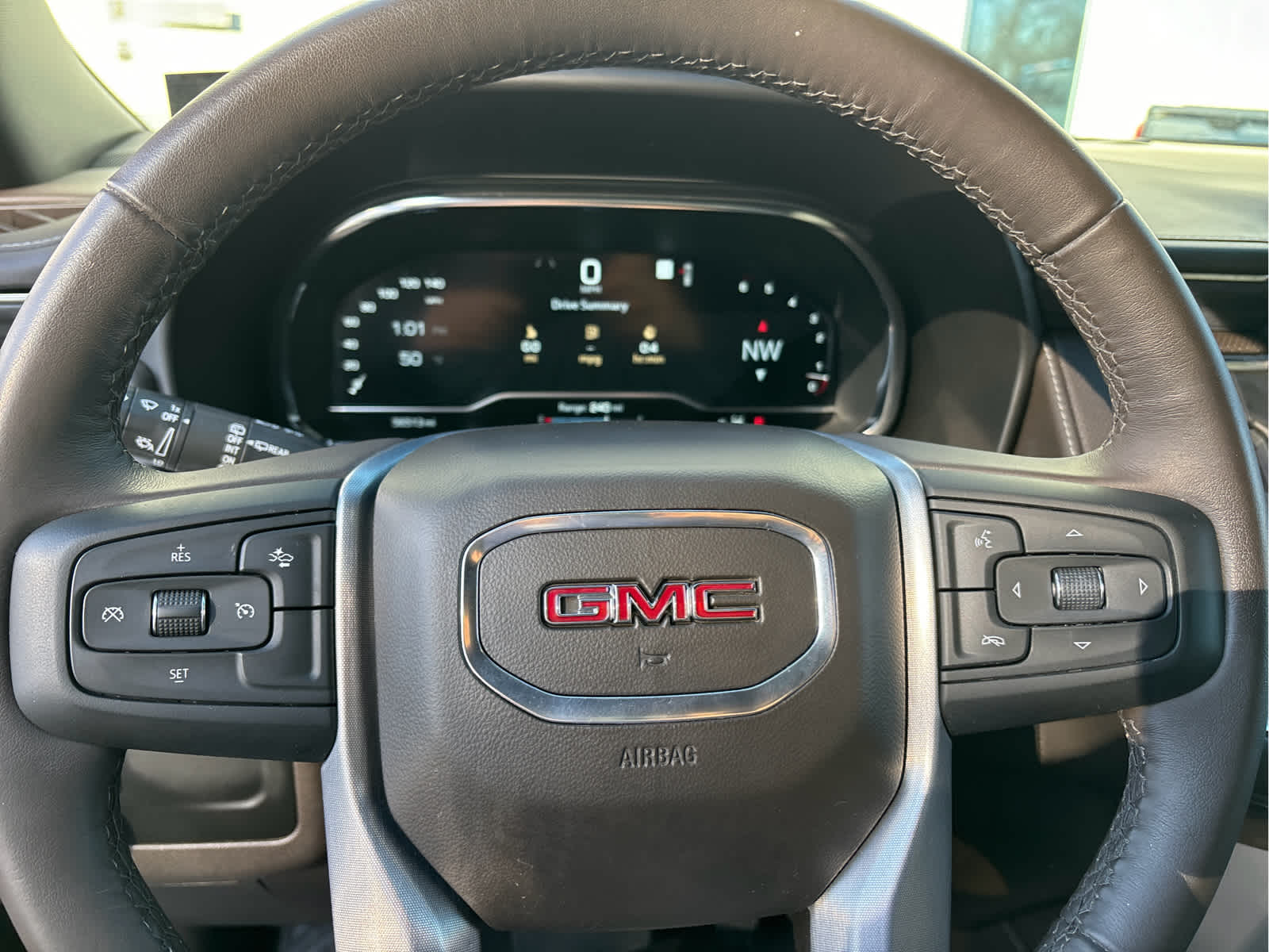 2023 GMC Yukon XL SLT