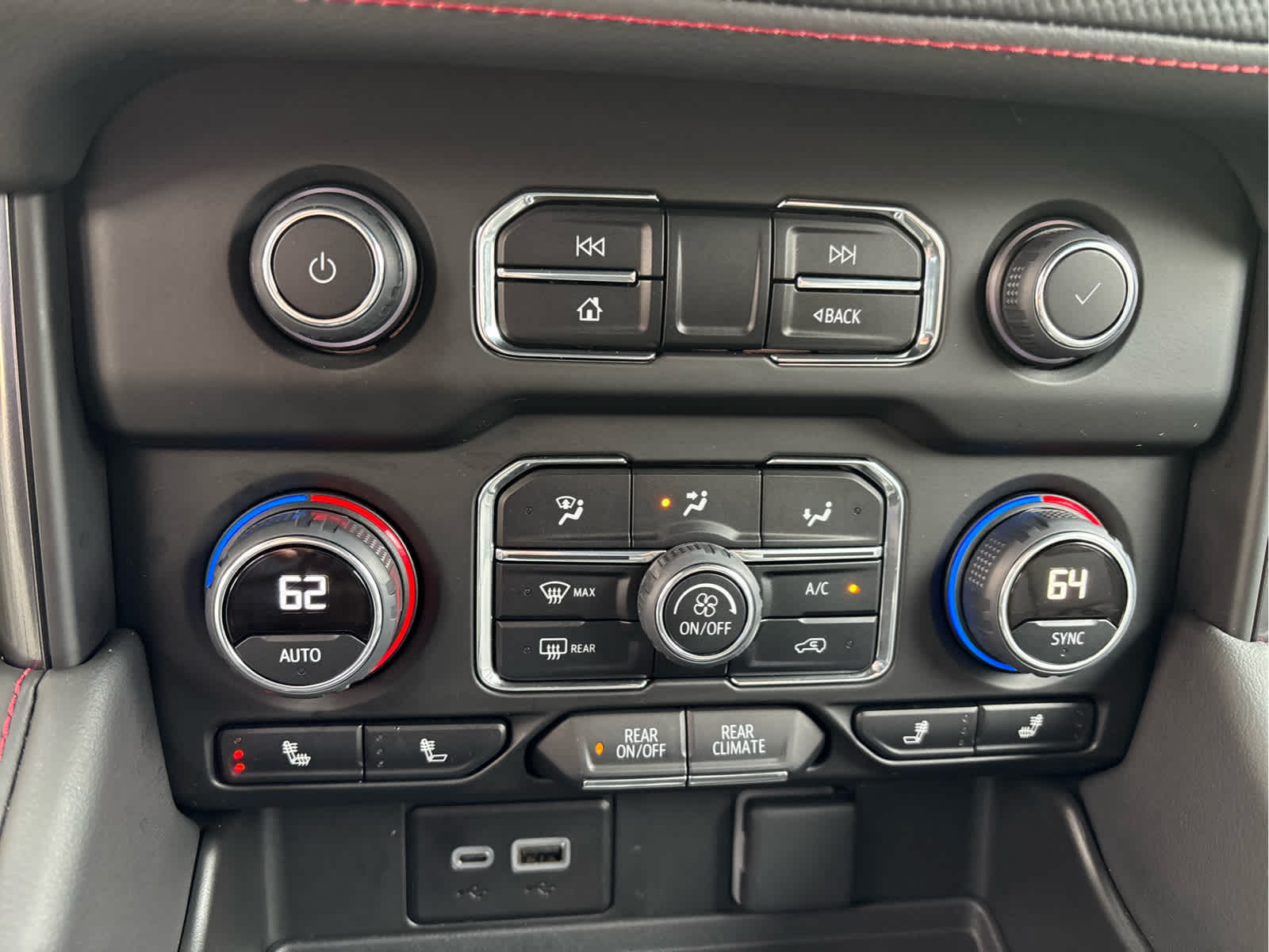 2024 Chevrolet Suburban RST