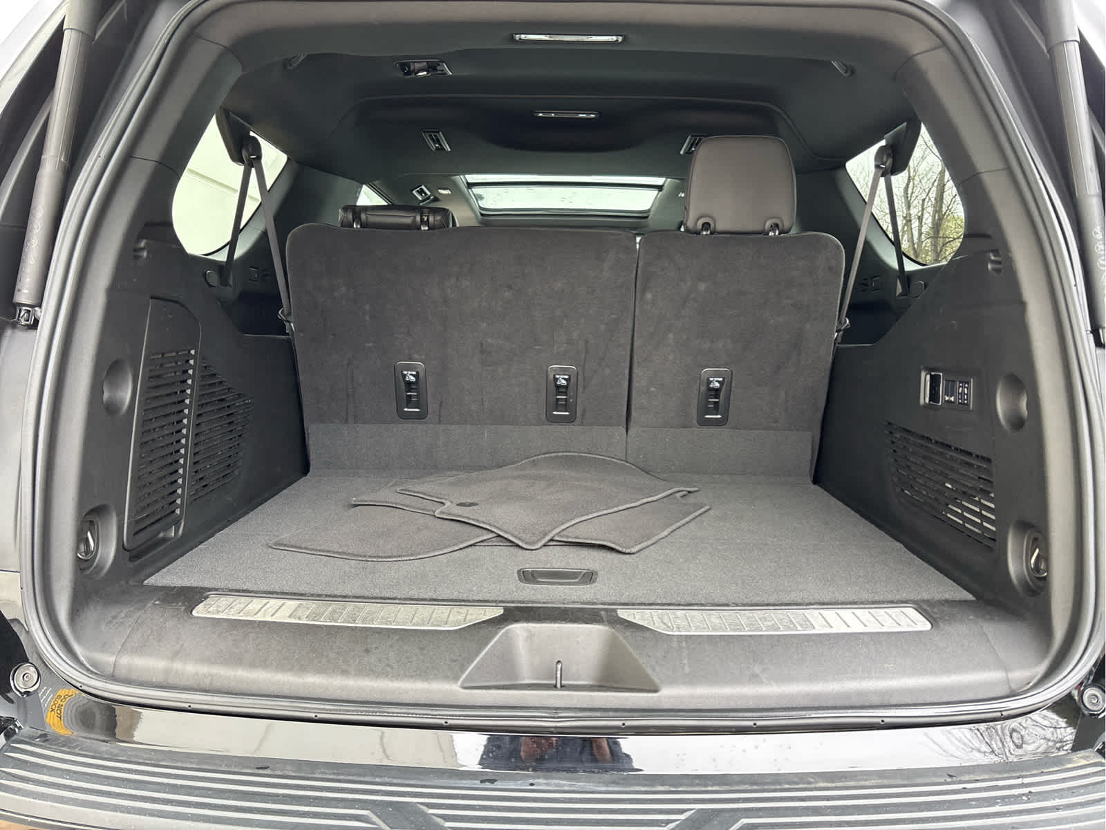 2024 Chevrolet Suburban RST