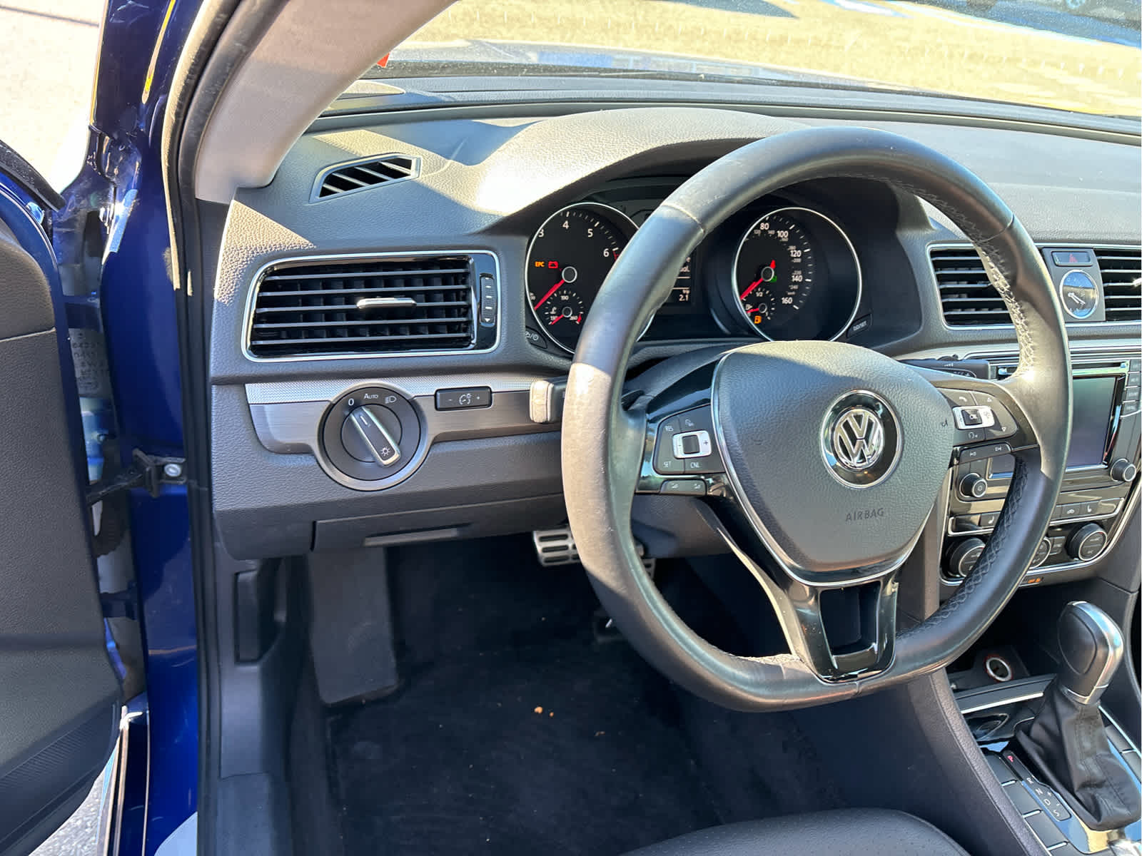 2017 Volkswagen Passat R-Line w/Comfort Pkg