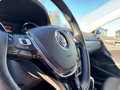 2017 Volkswagen Passat R-Line w/Comfort Pkg