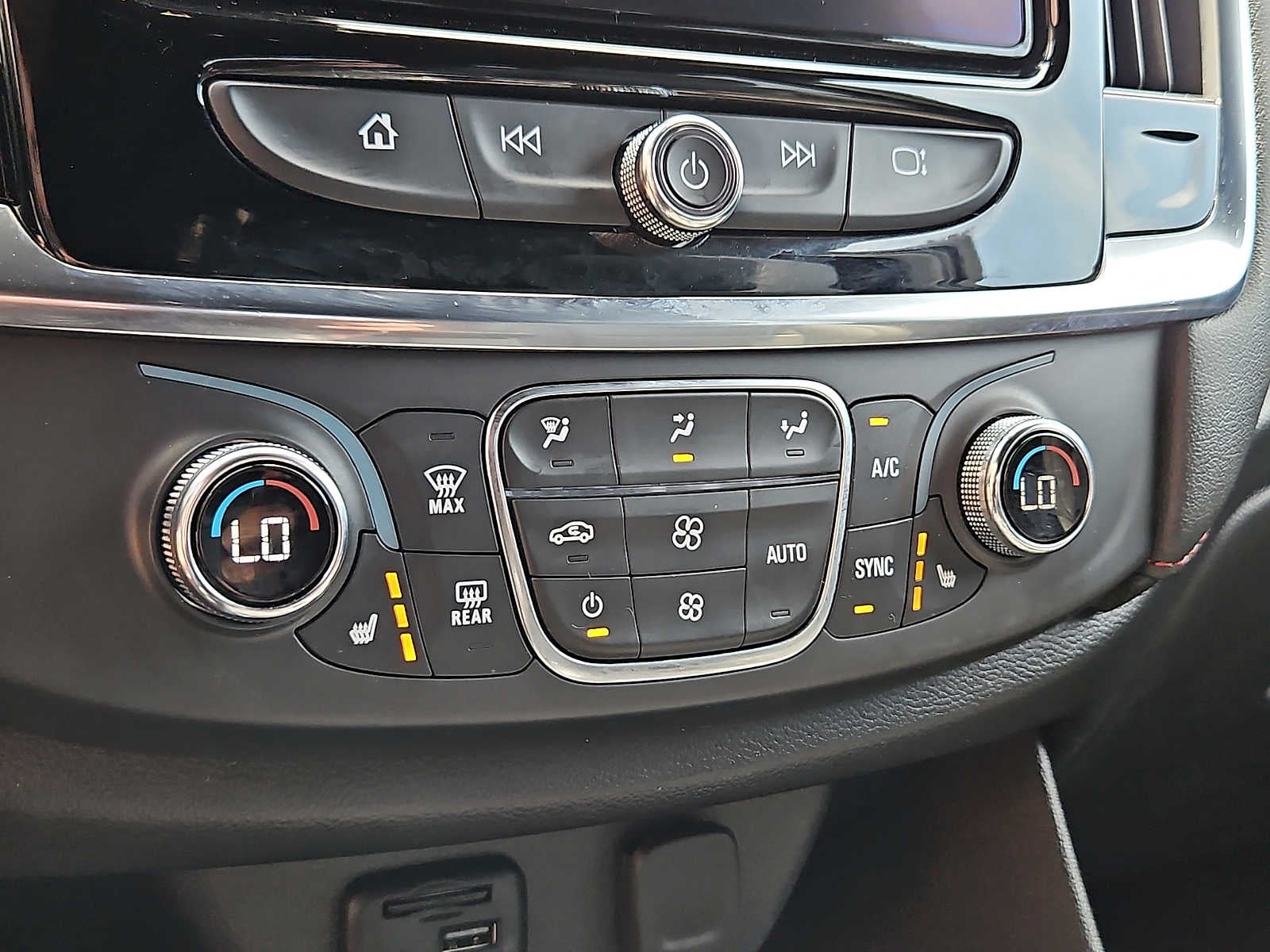 2023 Chevrolet Traverse RS