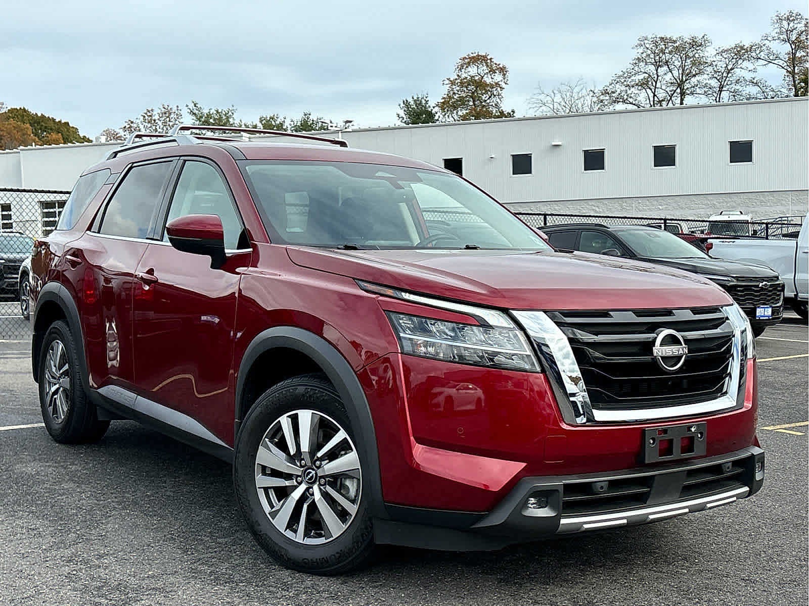 2022 Nissan Pathfinder SL