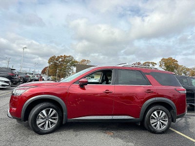 2022 Nissan Pathfinder SL