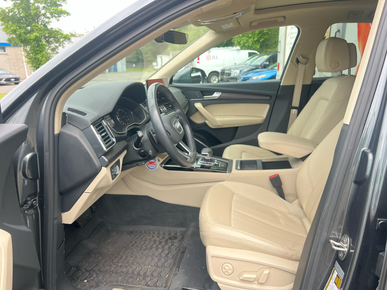 2022 Audi Q5 S line Premium