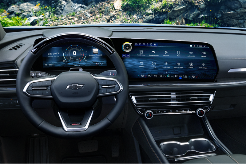 2027 Chevrolet Traverse 17.7-inch Touchscreen and Cabin Technology